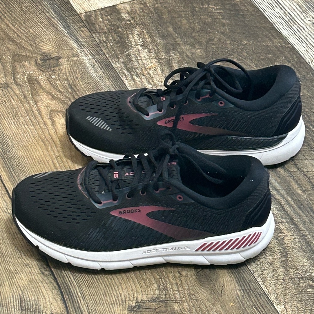 Brooks Women’s Addiction 
GTS 15 Running Shoes
Black Walking Comfort Sz 9.5